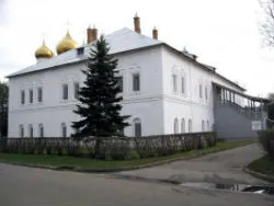 Митрополичьи палаты