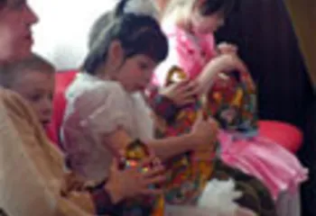 Судебные приставы дарят подарки подшефному детскому дому