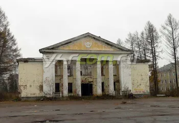 Жители Рыбинска добились сноса опасных руин клуба