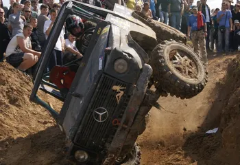 Гонки на джипах по бездорожью