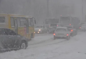 Обильный снегопад накрыл Ярославль
