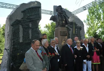 В Рыбинске открыли первый в России памятник Людвигу Нобелю