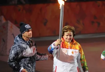 В Ярославле Валентина Терешкова зажгла чашу Олимпийского огня