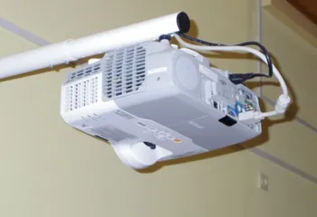 Рыбинские школы получили мультимедийное оборудование