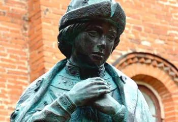 В угличском кремле установили памятник царевичу Дмитрию