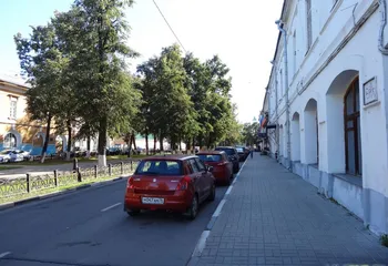 Платных парковок в центре Ярославле не будет до весны?