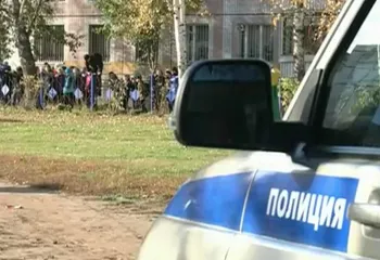 Вчера пришлось эвакуировать целую школу в Заволжском районе Ярославле