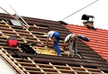 В Ленинском районе города уже месяц чинят крышу многоквартирного дома