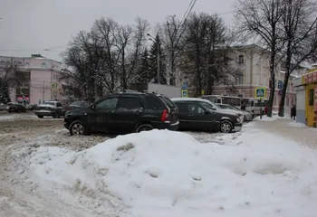 В Ярославле ограничат парковку авто в центре города из-за уборки снега