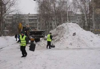 В Ярославле «нашли» новый метод уборки дворов от снега