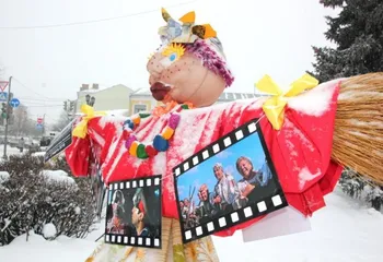 В Ярославле стартовала выставка масленичных кукол