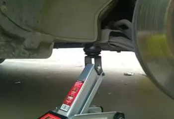 В Ярославле грузовик раздавил собственного владельца