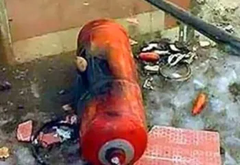 Алексей Малютин проверил соседние с обрушившимся от взрыва газа дома