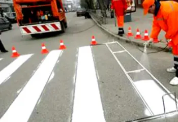 В Ярославле обновляют дорожную разметку