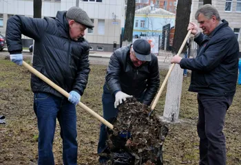 В субботу губернатор вышел на уборку Ярославля