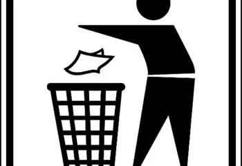 В Ярославле на Осташинском кладбище установили таблички с изображением свиньи