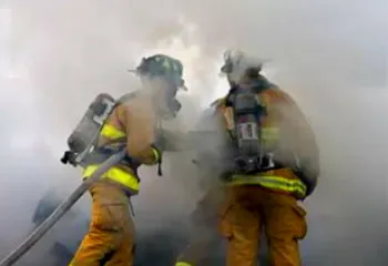 В цеху с лакокрасочными материалами в Ярославе произошёл пожар