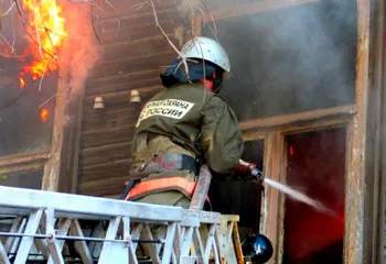 В Ярославле сгорел дотла расселённый многоквартирный дом