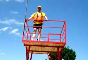 В Ярославле появилась первая спасательная вышка в городе