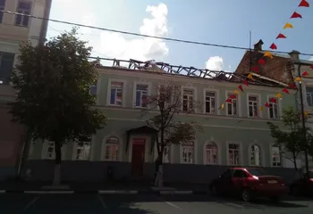 Дом со сгоревшей крышей на Андропова расселять не будут