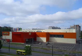 ТЦ «Яркий» в Ярославле закрывают по решению суда