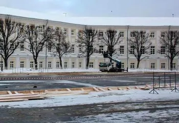 На Советской площади в Ярославле уже начали делать каток