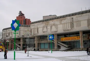 ТЮЗ самовольно возобновил работу