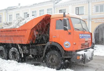 В Ярославле перешли на круглосуточный режим уборки дорог от снега