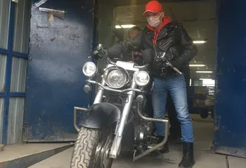 Почта России доставила жителю Ярославля мотоцикл Хонда Хонда ВТХ 1800