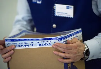"Почта России" и фонд "День Первый" доставят гуманитарные грузы для медработников