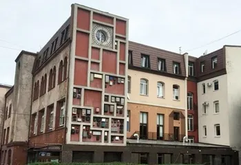 Памятники почтальонам