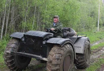 Осенью на болотоходе, зимой на снегоходе — «дорога жизни» почтальона Кондакова