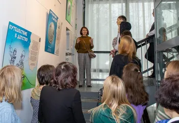 В областной библиотеке открыта выставка «Путешествие в детство»