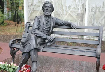 В Ярославле открыли памятник Константину Ушинскому