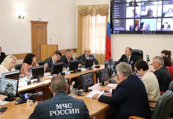 На открытом совещании обсудили ход реализации губернаторского проекта «Наши дворы»