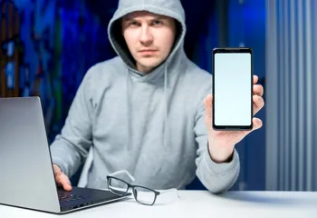 Мошенники крадут смс-сообщения ярославцев прямо с экранов их смартфонов