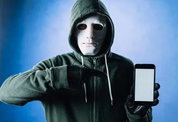 Накануне праздников мошенники обманывают ярославцев фейковыми бонусами от банков и выгодными тарифами на связь