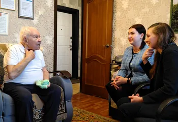 Молодежный совет Ярославского Росреестра навестил ветерана ВОВ Михаила Николаевича Пеймера