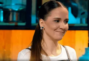 Полина Тихомирова из Ярославля: Сладкие Битвы за Золотой Нож