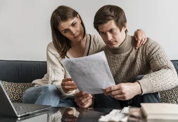 Может ли банк начислять пени по кредиту, если родственники не вступили в наследование? 