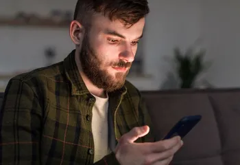 Как отличить видео нейросети от настоящего?