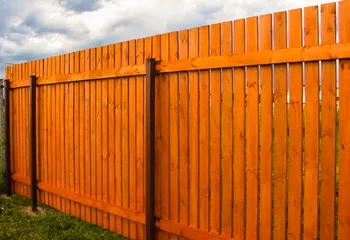 УСТАНОВКА ДЕРЕВЯННОГО ЗАБОРА  (ШТАКЕТНИК)