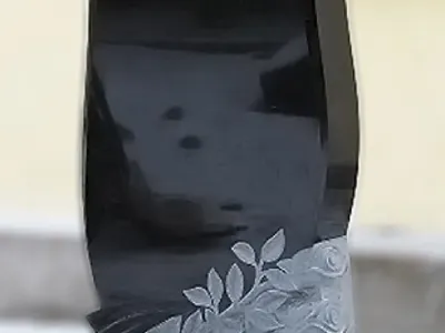 Памятники из гранита и мрамора