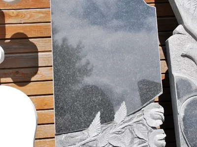 Памятники из гранита и мрамора