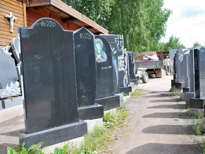 Памятники из гранита и мрамора