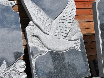 Памятники из гранита и мрамора