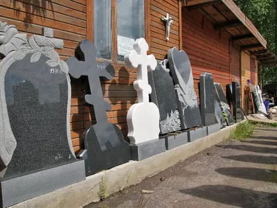 Памятники из гранита и мрамора