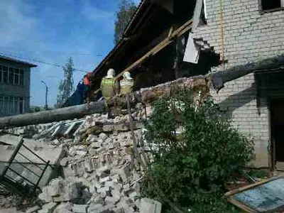 Двухэтажный жилой дом обрушился в Тутаеве