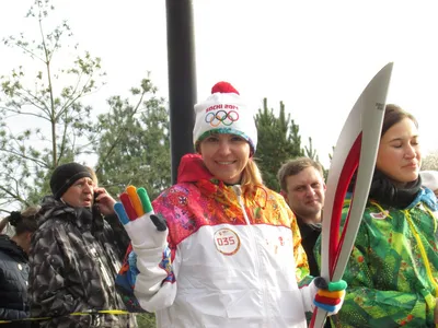 В Ярославле Валентина Терешкова зажгла чашу Олимпийского огня