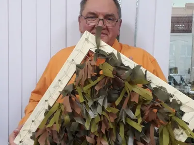 Сотрудники Ярославского Росреестра занимаются плетением нашлемников для военнослужащих